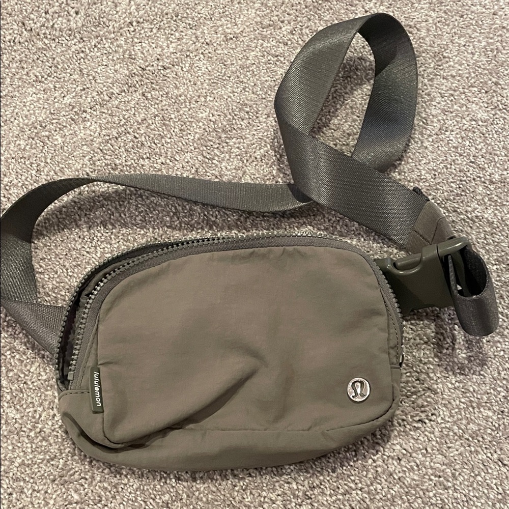 lululemon athletica Charcoal Belt Bag